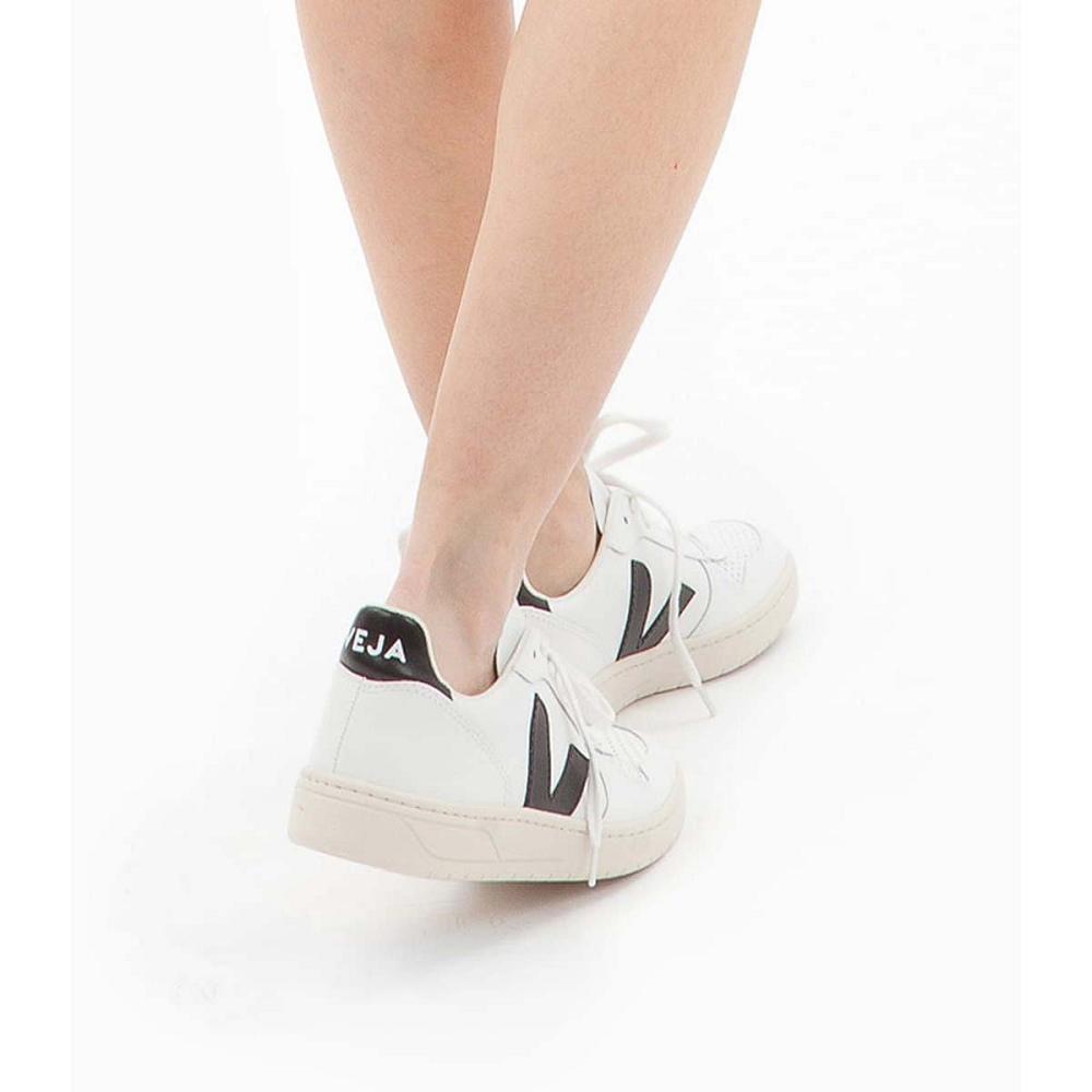 Veja V-10 LEATHER Women's Sneakers White/Black | NZ 663MQZ